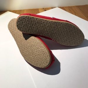 NWOT Toms slip in shoes